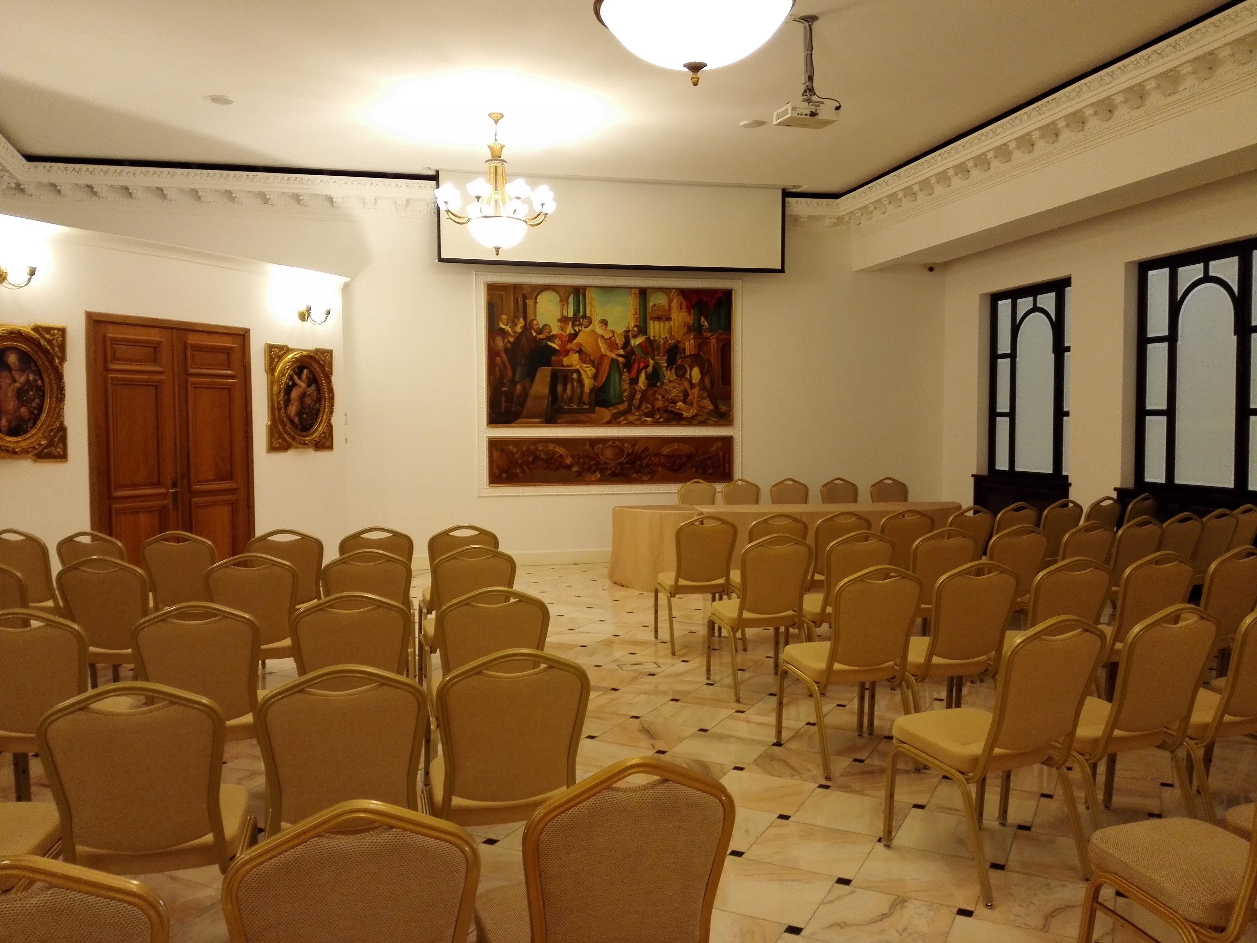 Hotel Capitol 4*