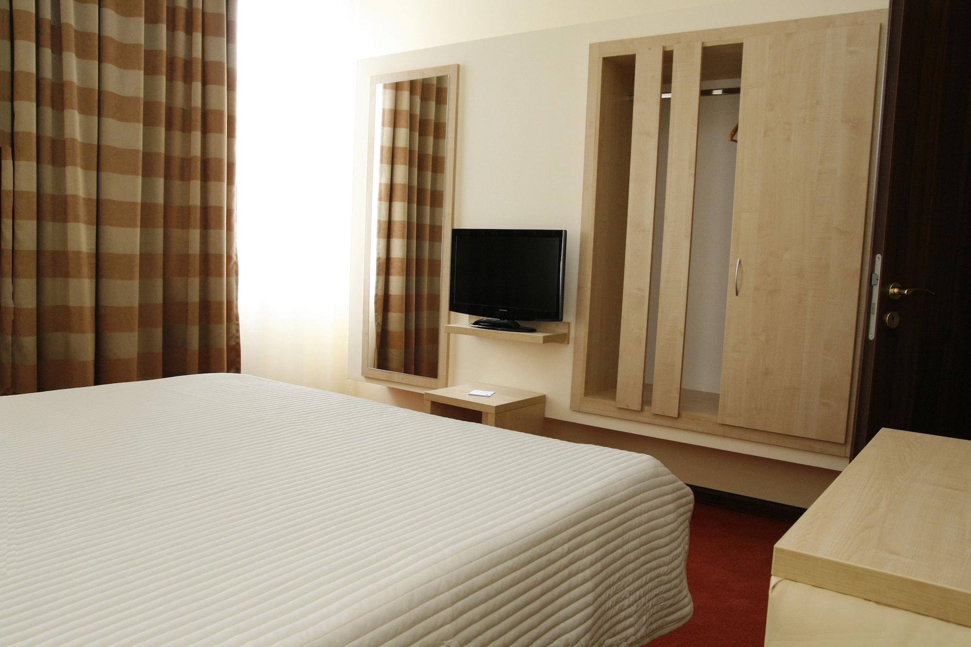 Capitol Hotel 4*