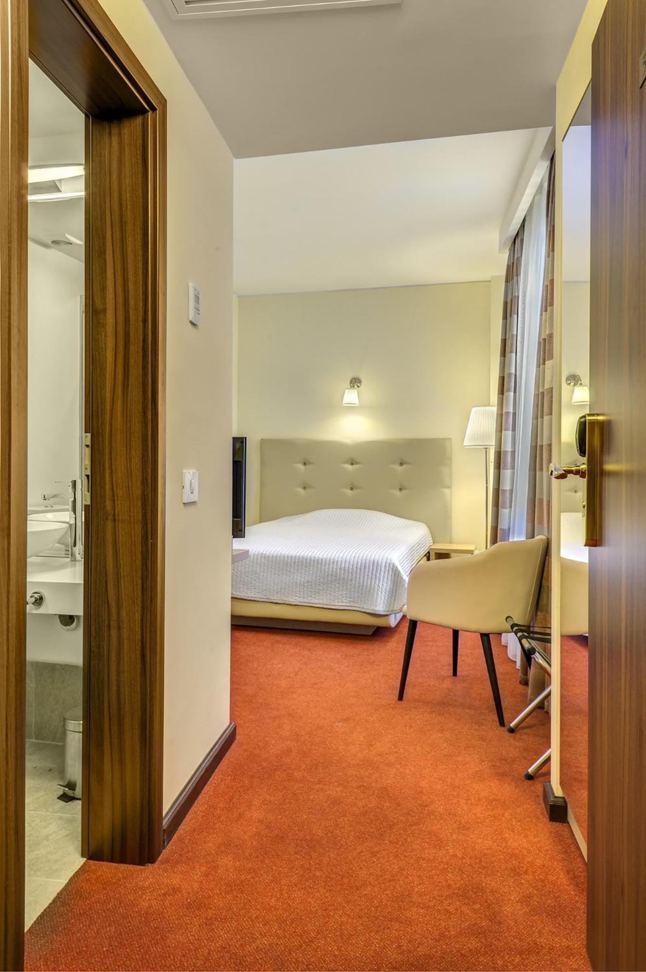 Capitol Hotel Bucureşti